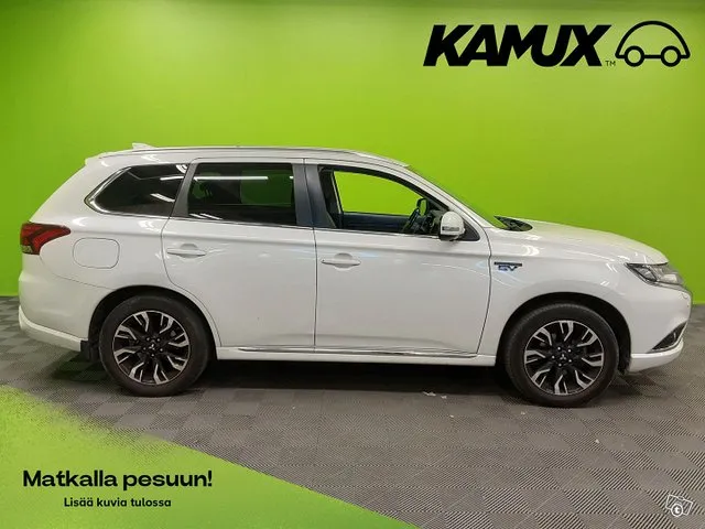 Mitsubishi Outlander Instyle Navi 4WD 5P / Vetokoukku / Navi Image 2